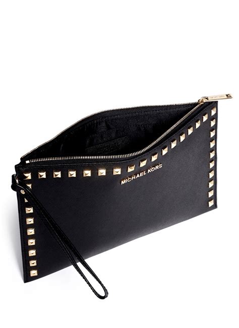 michael kors leren clutch zwart|Michael Kors black wristlets.